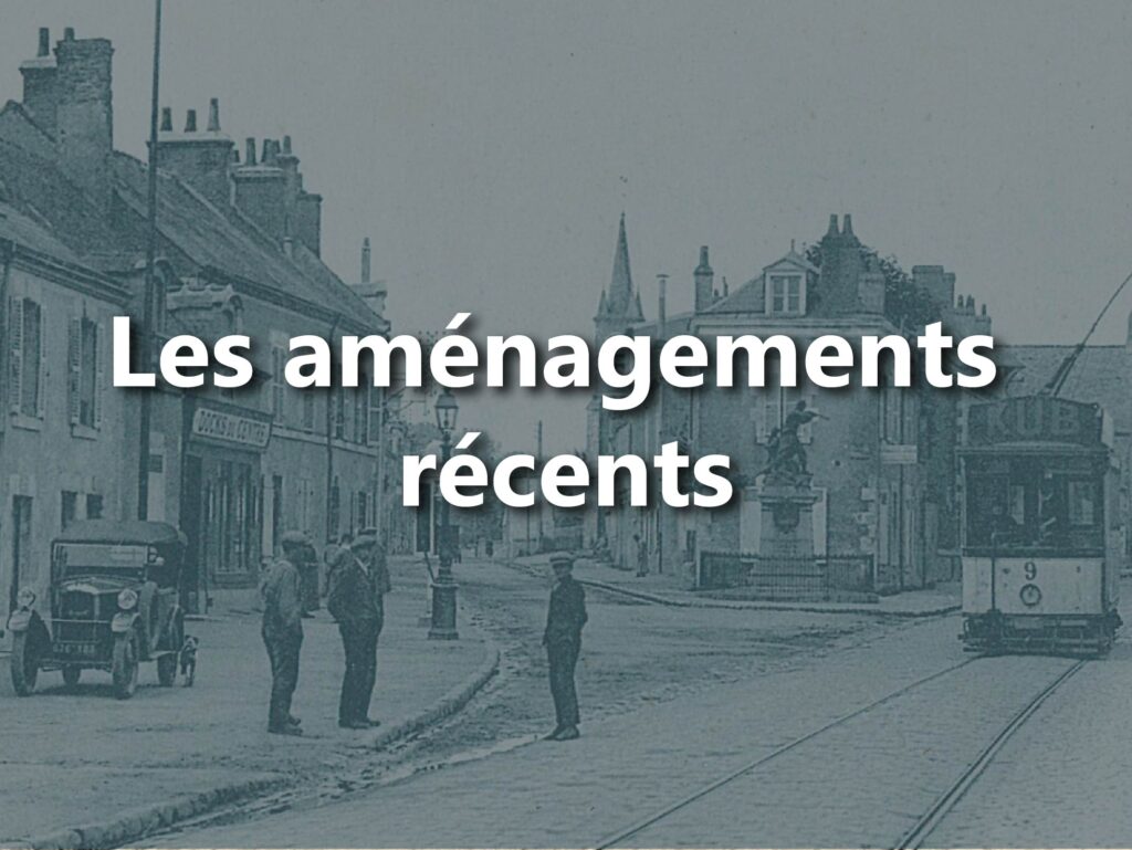 Carte postale faite d'une photo du bourg ancien de Saran avec un texte écrit dessus